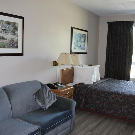 Bancroft Inn & Suites Buitenkant foto