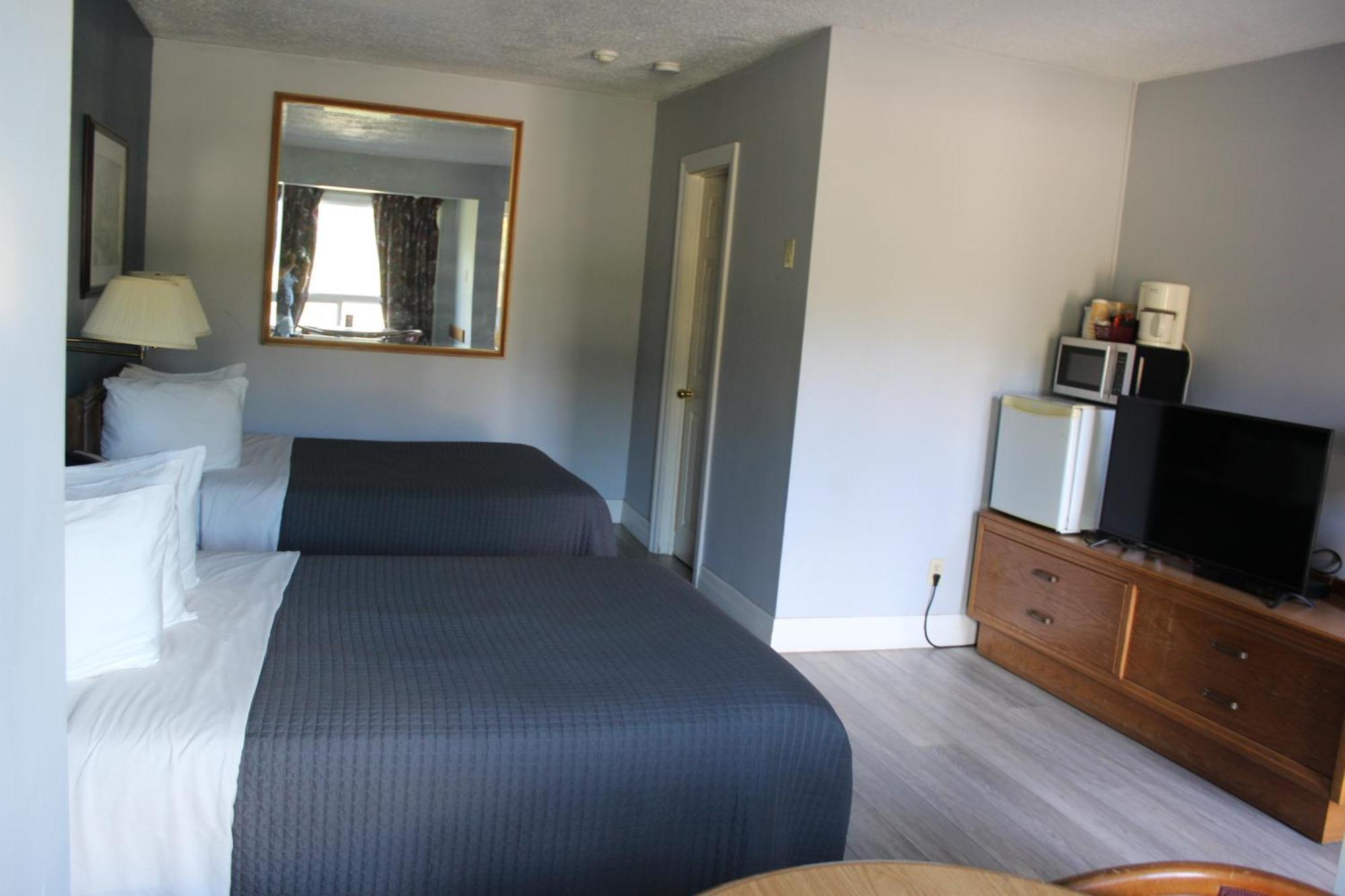 Bancroft Inn & Suites Buitenkant foto