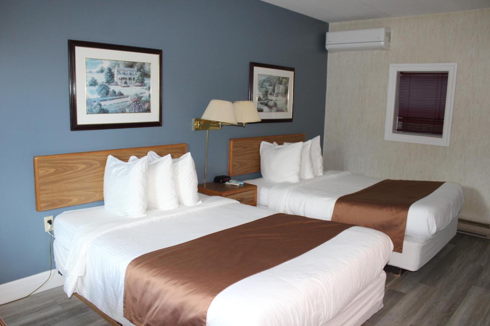 Bancroft Inn & Suites Buitenkant foto