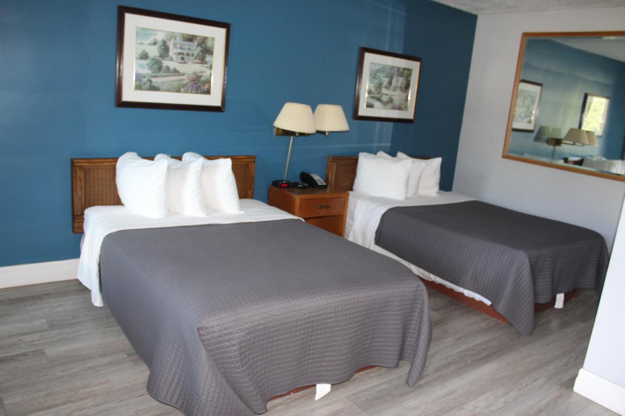 Bancroft Inn & Suites Buitenkant foto