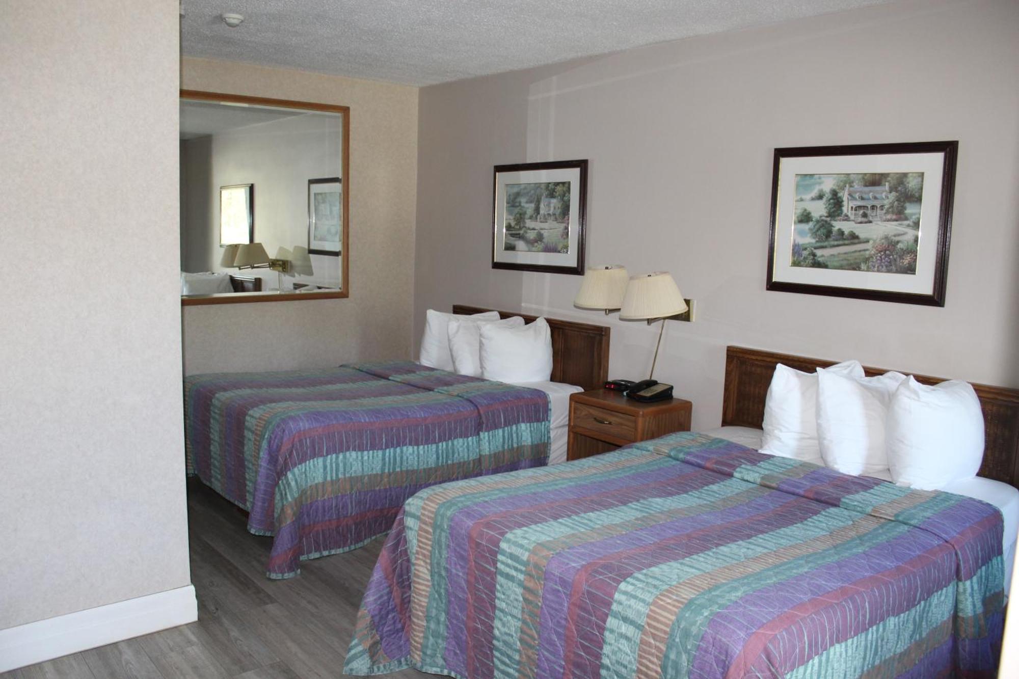 Bancroft Inn & Suites Buitenkant foto