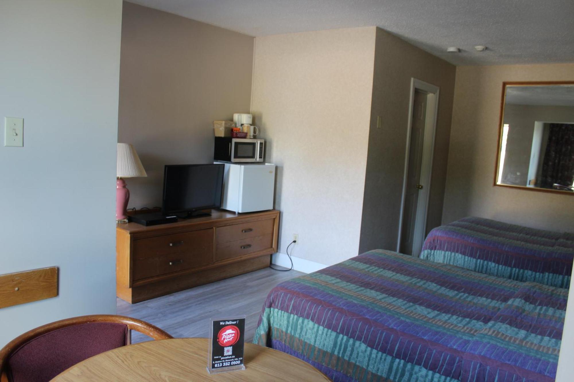 Bancroft Inn & Suites Buitenkant foto