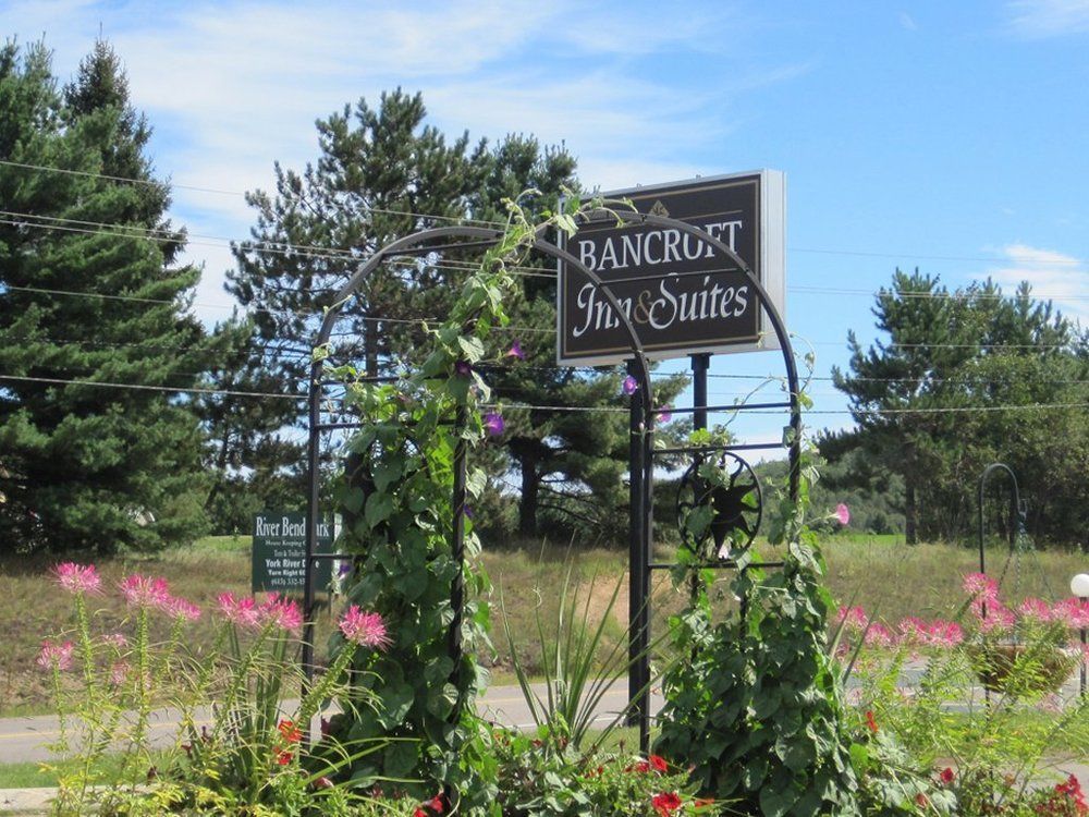 Bancroft Inn & Suites Buitenkant foto